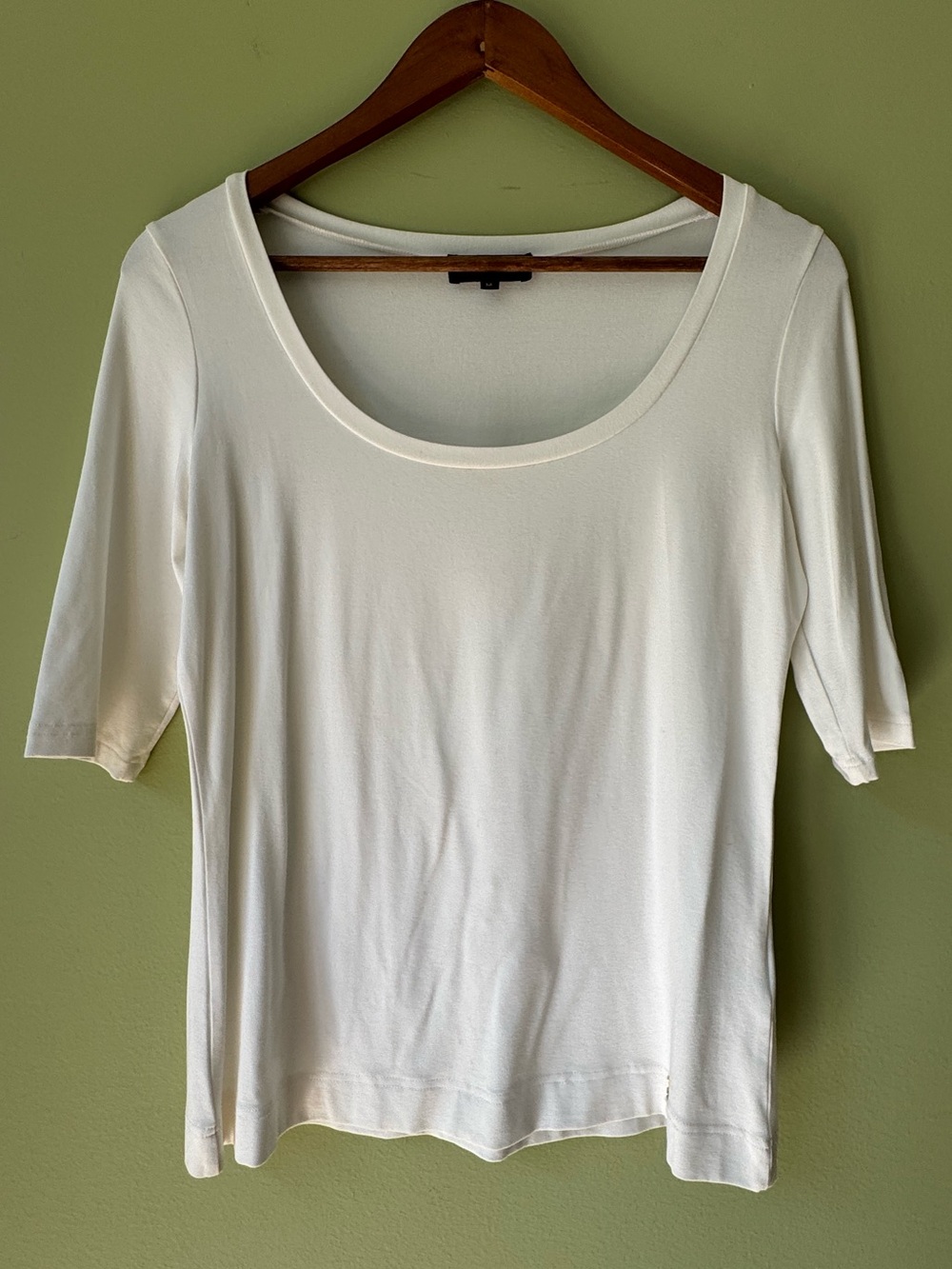 Luisa Spagnoli Soft White Scoop Neck Elbow Sleeve Stretch Tee Top